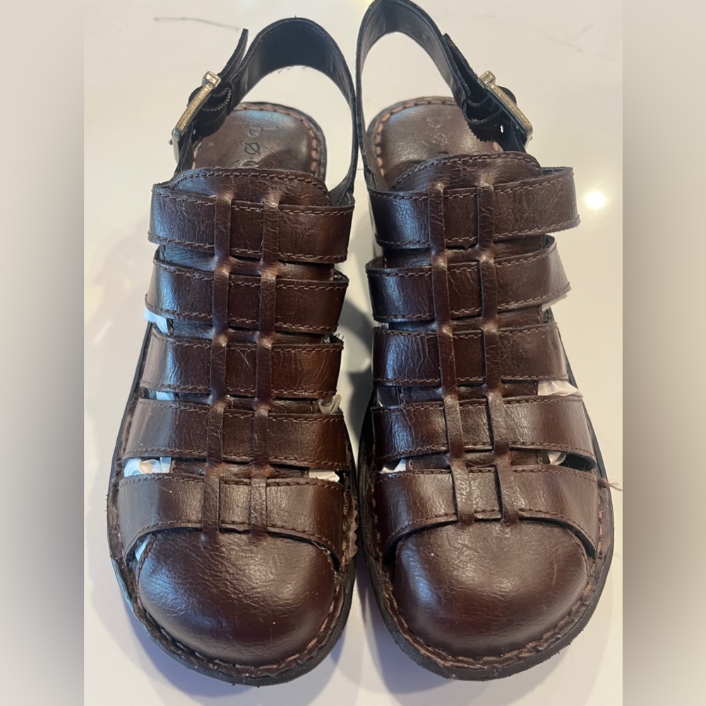 B.O.C. NWOT Rich Brown Leather Shoes. Women’s size 9